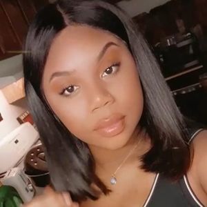 Meet your Posher, Leanna